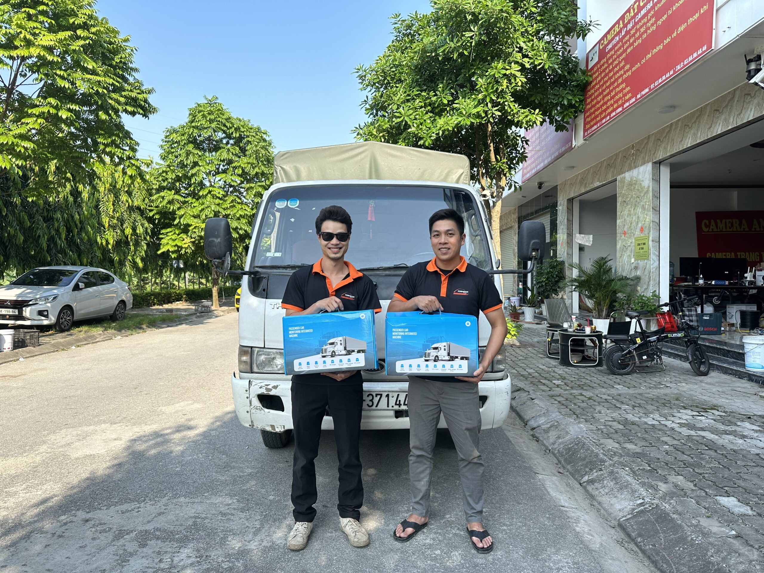 Camera quan sát thùng hàng xe tải