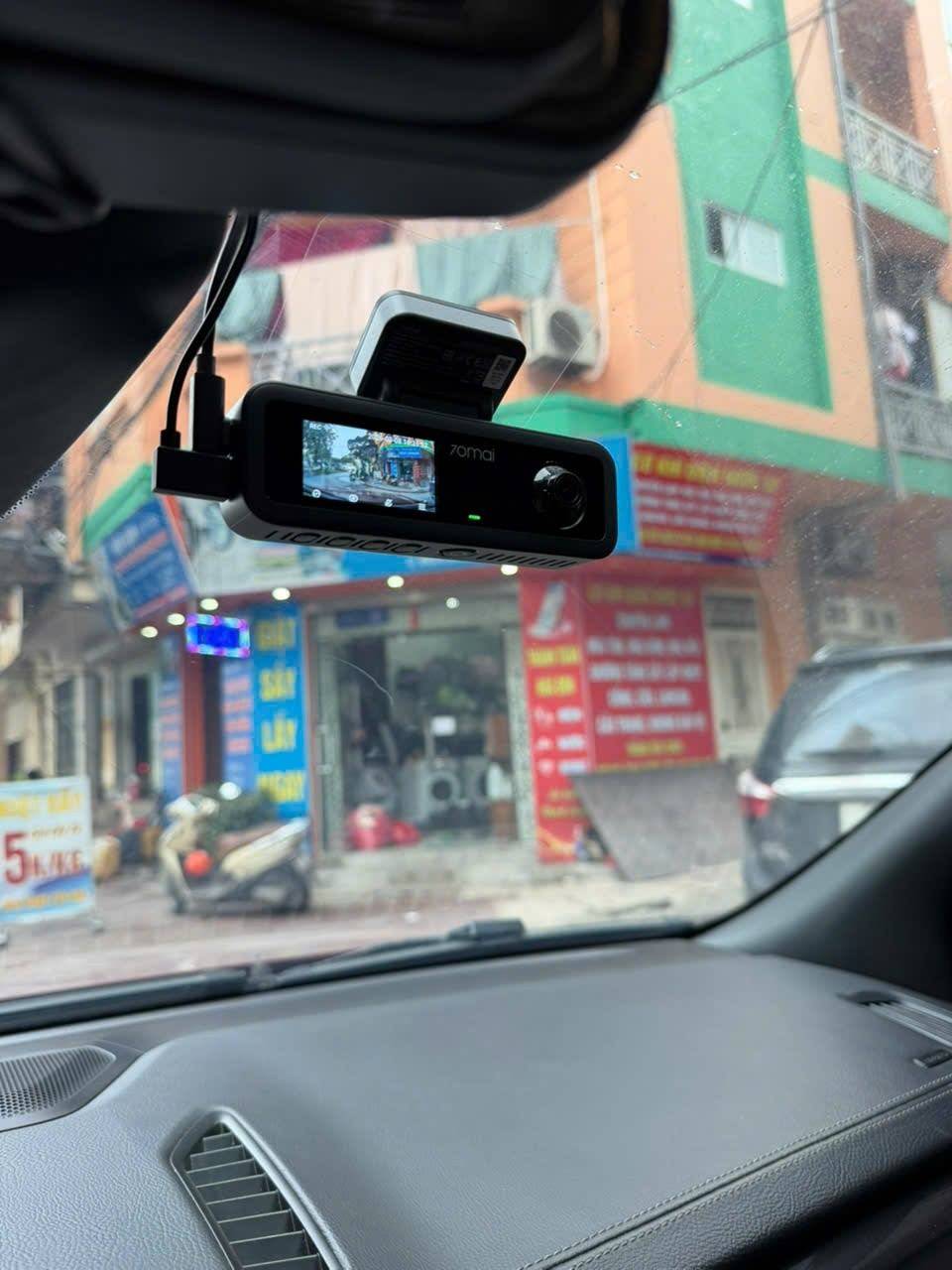 Lắp camera 3 mắt cho xe dịch vụ và xe hợp đồng